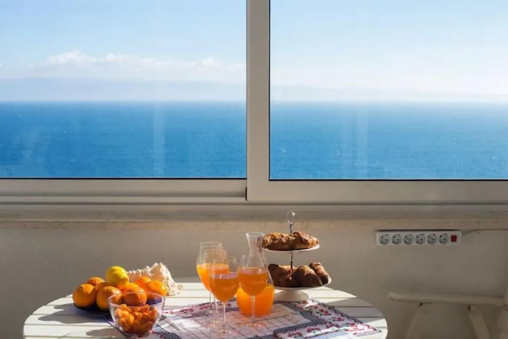 Maia'S Beach Apartment Сплит
