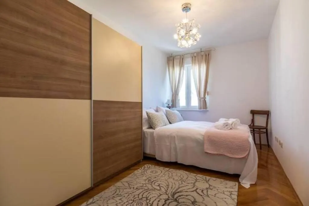 Maia'S Beach Apartment Сплит