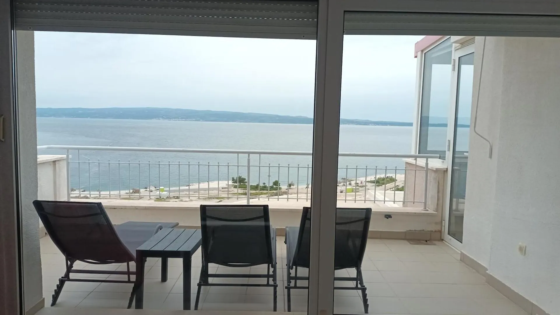 Maia'S Beach Apartment Сплит
