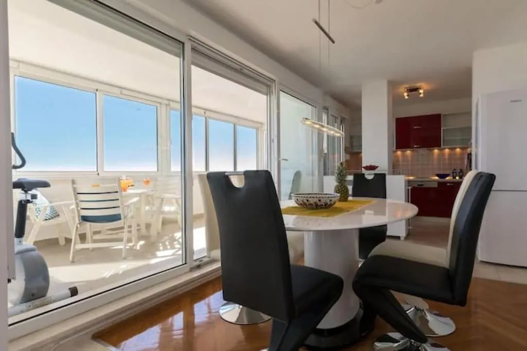 Maia'S Beach Apartment スプリト