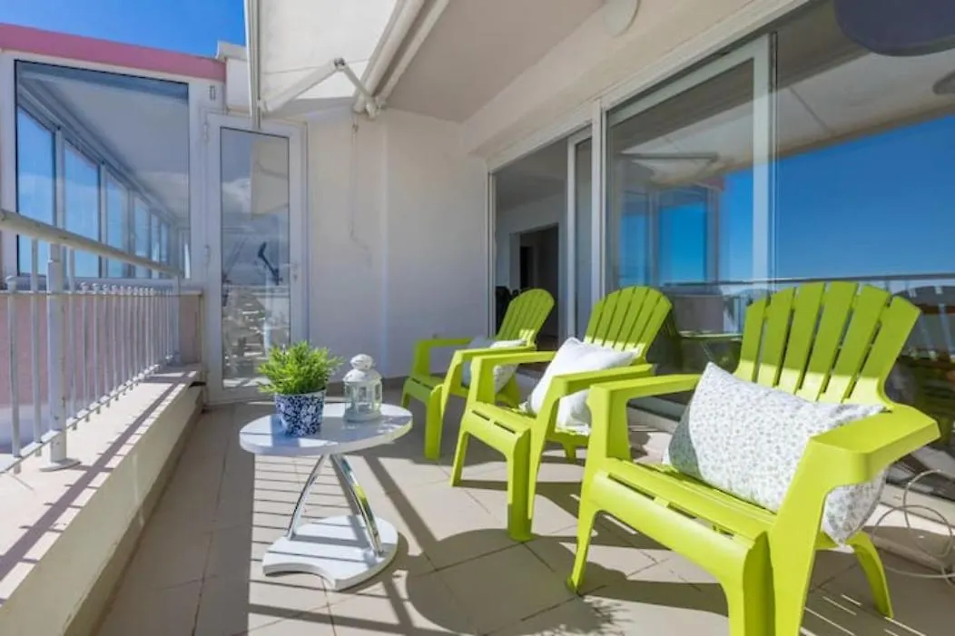 Maia'S Beach Apartment スプリト 0*,