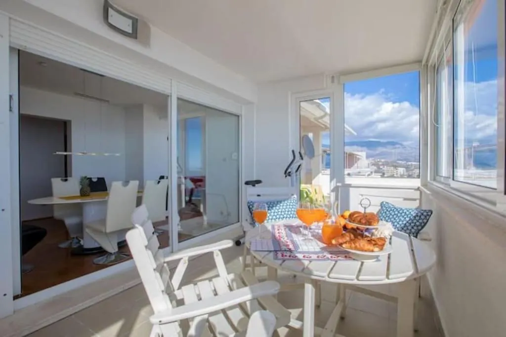 Maia'S Beach Apartment スプリト 0*,